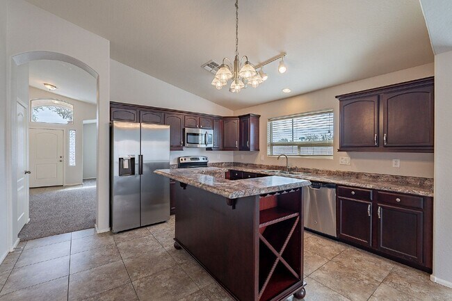 Building Photo - 5054 S 235th Dr