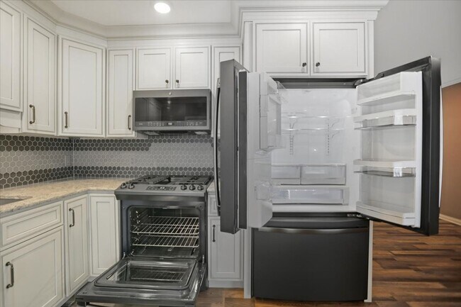 Building Photo - Charming 3-Bedroom Ranch in a Convenient Location!