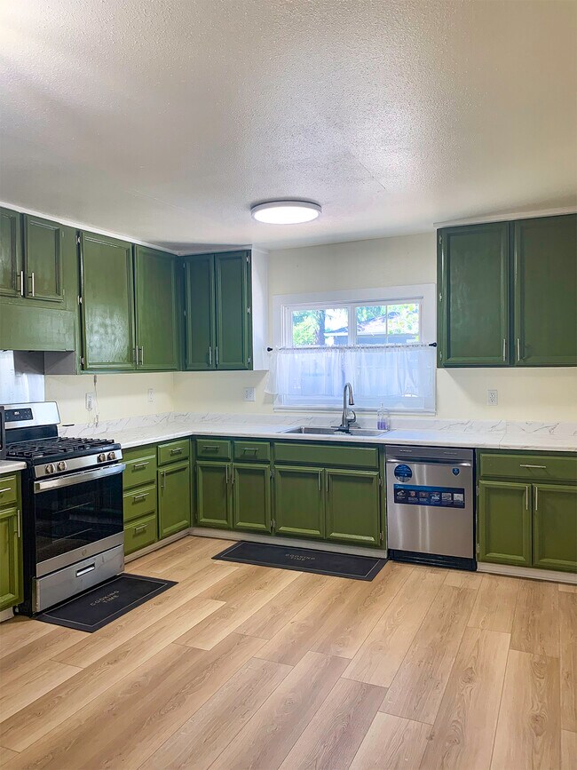 Building Photo - 708 Calvados Ave