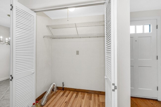 Building Photo - 280 Apache Way