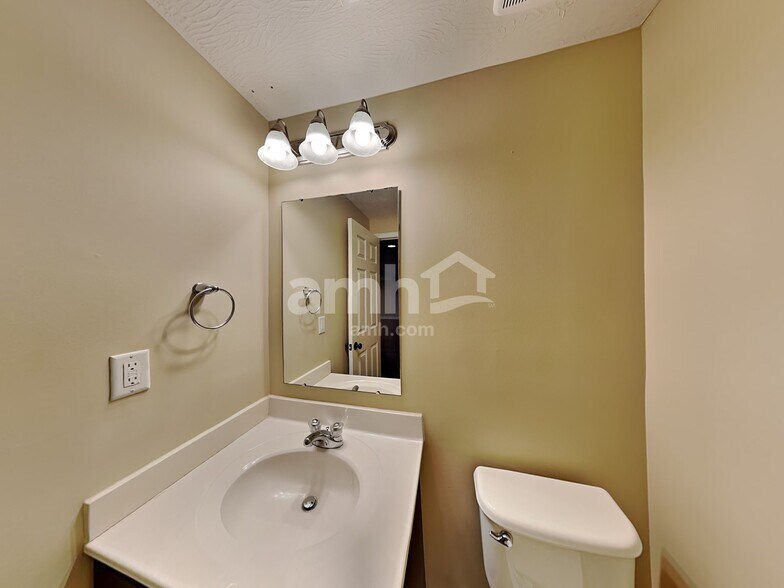Building Photo - 8333 Parori Ln
