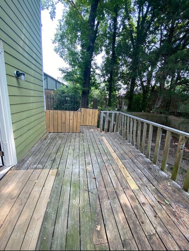 Building Photo - 5211 Kimbark Woods Dr