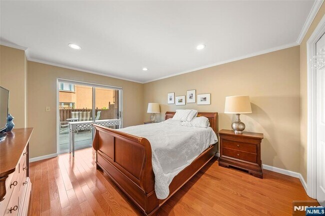Building Photo - 303 Ellery Ct