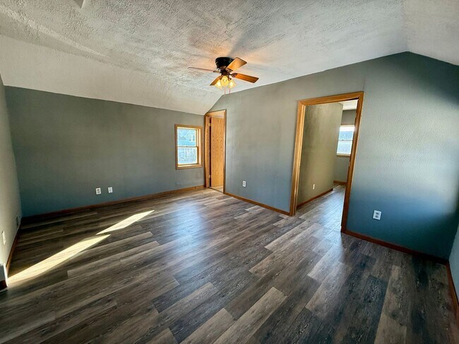 Building Photo - 4 Bed 2 Bath Single Family Home in Antigo