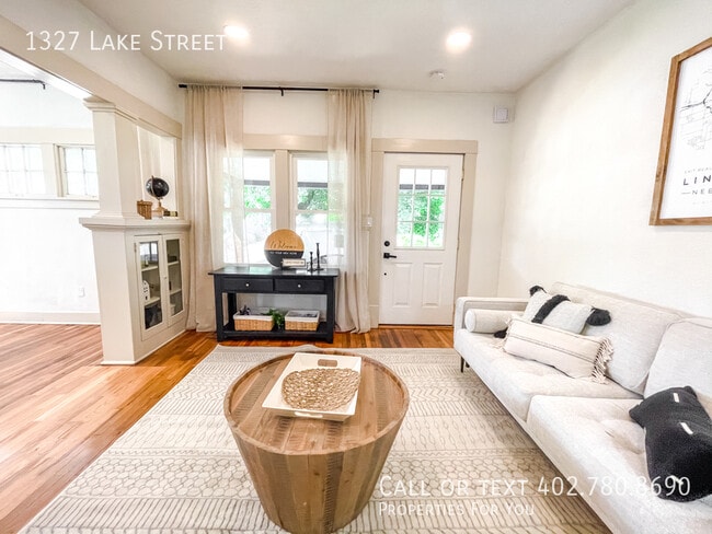 Building Photo - 1327 Lake St