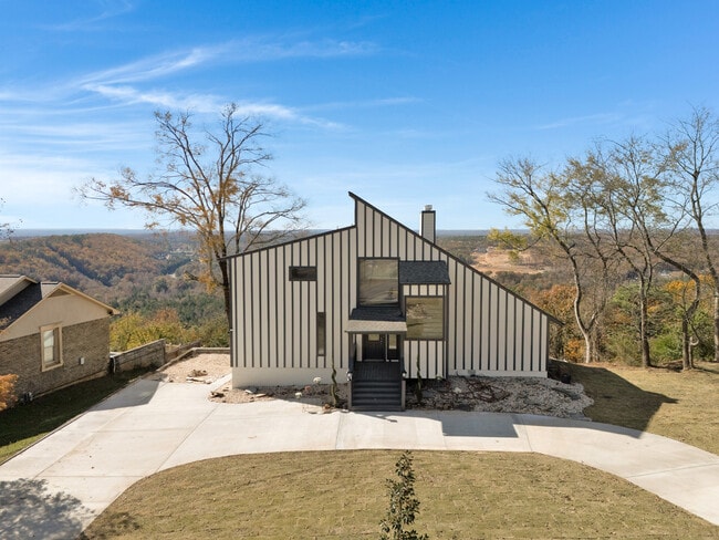 Building Photo - 294 Shades Crest Rd