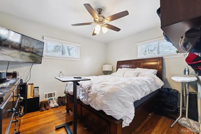 Building Photo - 452 Sunningdale Dr