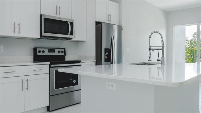 Building Photo - 3208 Mandeville St