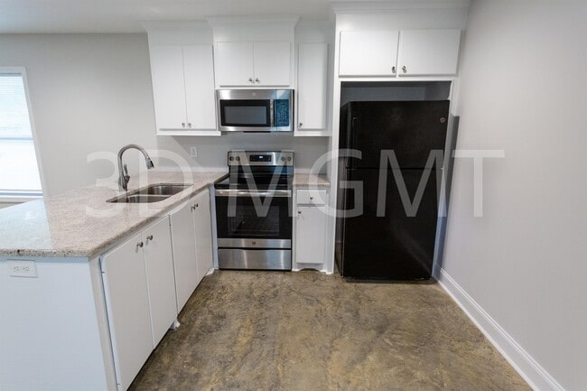 Building Photo - 226 Southridge Rd