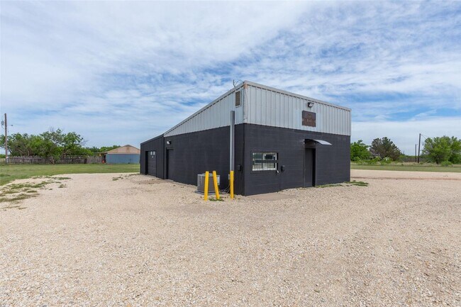 Building Photo - The Bunkhouse in Tye