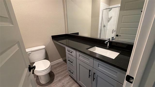 Building Photo - 604 Vine St