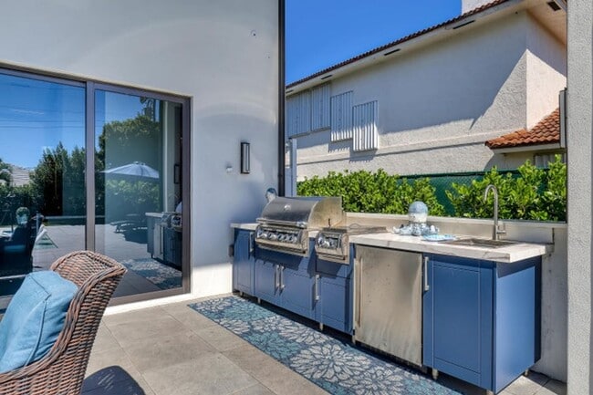 Building Photo - 1161 Pine Point Rd