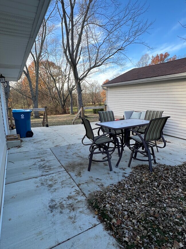 Building Photo - 6712 Grove Rd