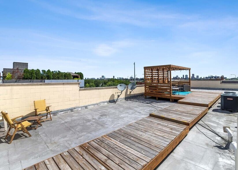 Private Rooftop (only unit 4 access) - 2158 N Damen Ave