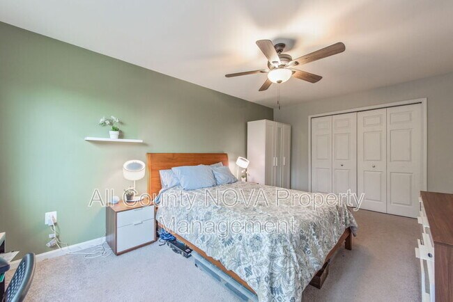 Building Photo - 10343 Bushman Dr