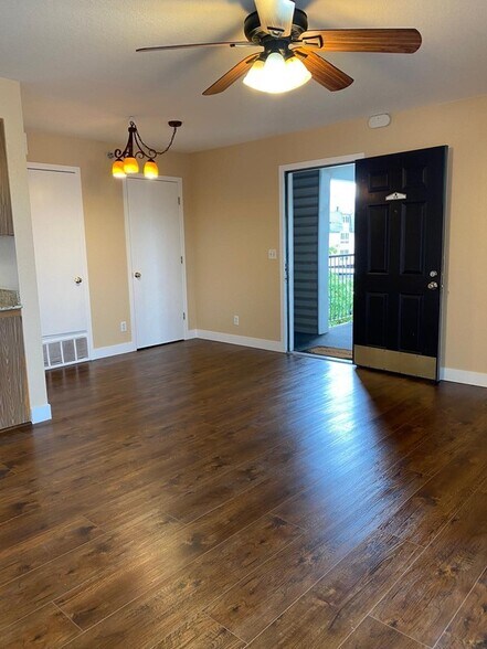 Building Photo - 537 S 900 E