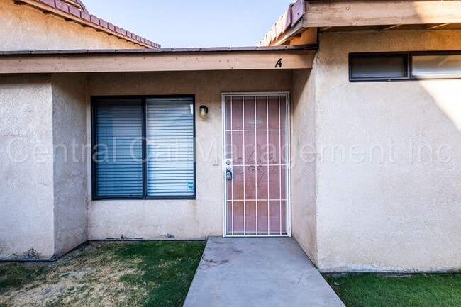 Building Photo - 8400 Laborough Dr