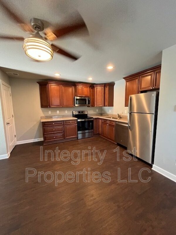 Building Photo - 6311 NE 44th St