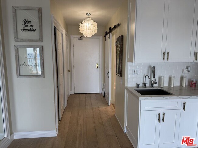 Building Photo - 26664 Seagull Way