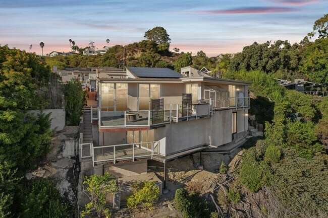 Building Photo - La Jolla Home with Ocean Views! Solar and AC