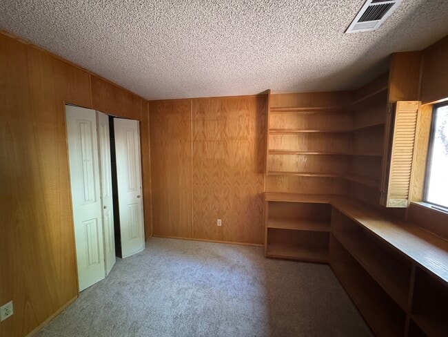 Building Photo - 31551 Wagon Wheel Dr