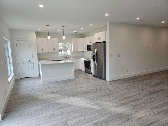 Building Photo - 21475 Argosy Ave