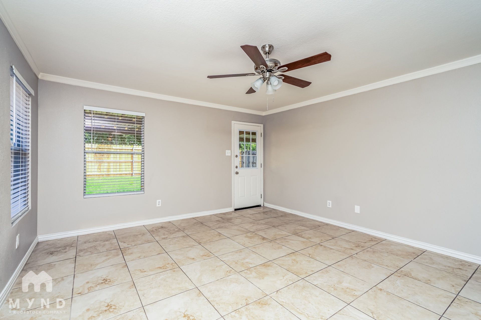 Building Photo - 8924 Sun Haven Way