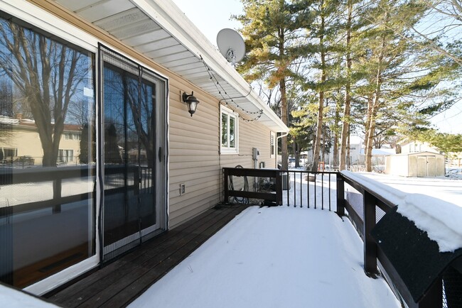 Building Photo - 12 Brompton Cir