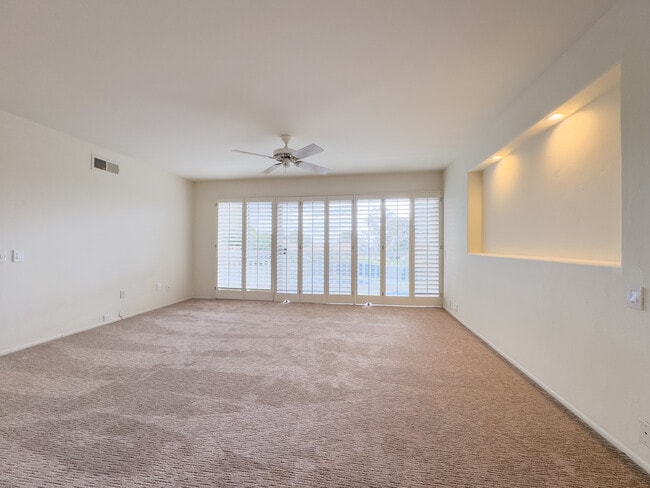 Building Photo - 2274 Caminito Castillo