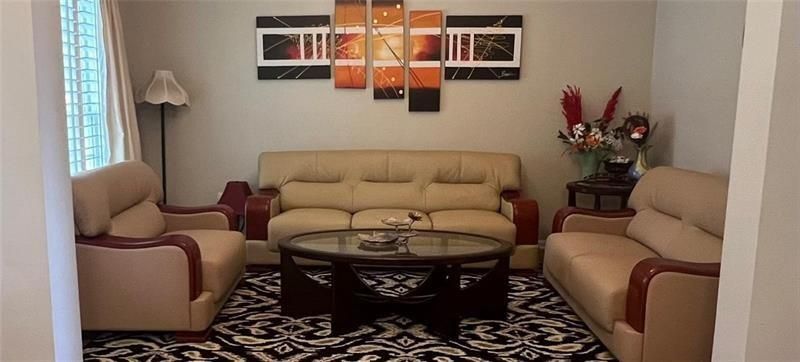 Building Photo - 1880 Willshire Glen