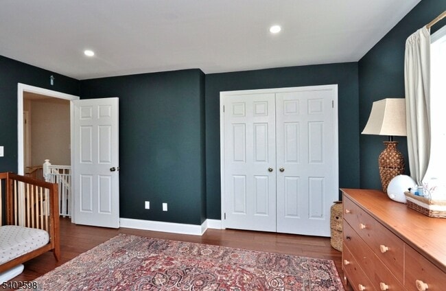 Building Photo - 35 Mews Ln