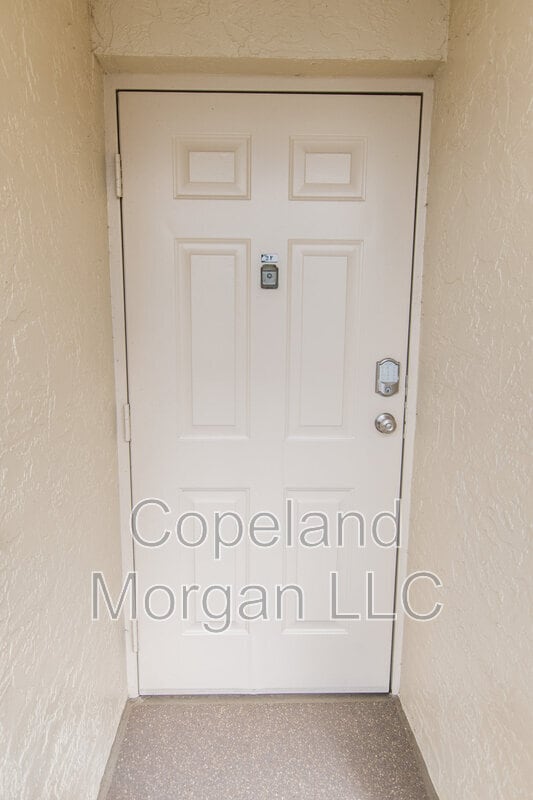 Building Photo - 1000 Cove Cay Dr