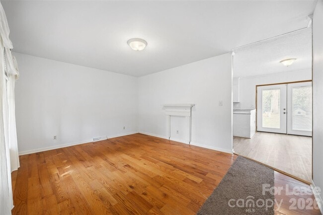 Building Photo - 1037 Stoneybrook Ln