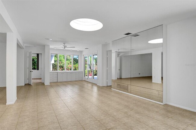 Building Photo - 2800 Casey Key Rd