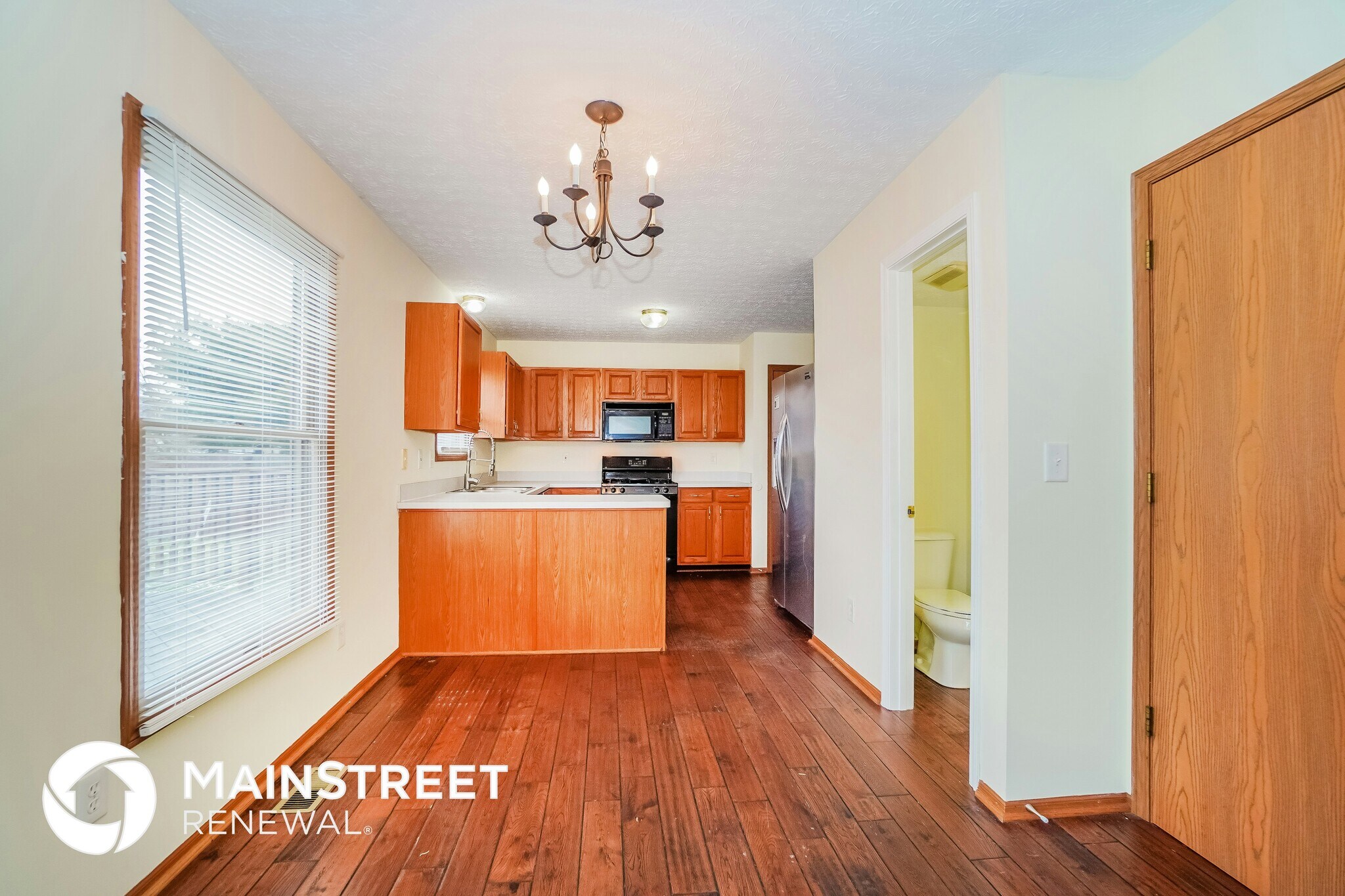 Building Photo - 2672 Fernwood Ave