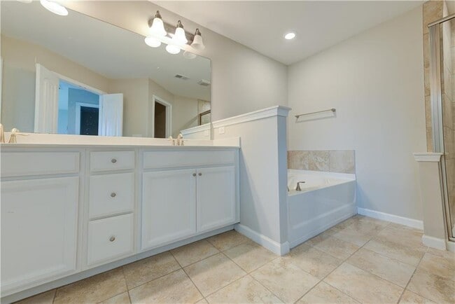 Building Photo - 496 Sunset Park Dr