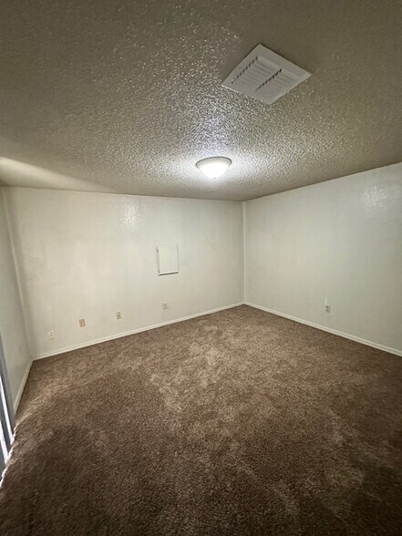 Building Photo - 8607 S Drexel Pl