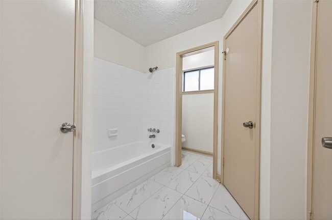 Building Photo - 10726 Village Trail Dr