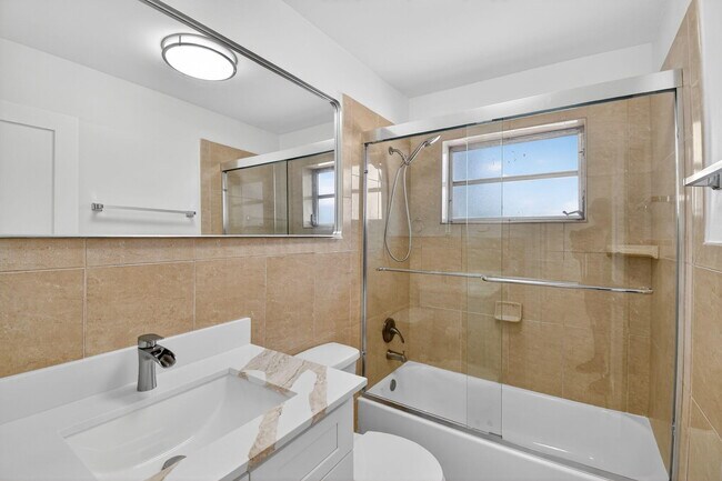 Building Photo - 1735 NE 164th St