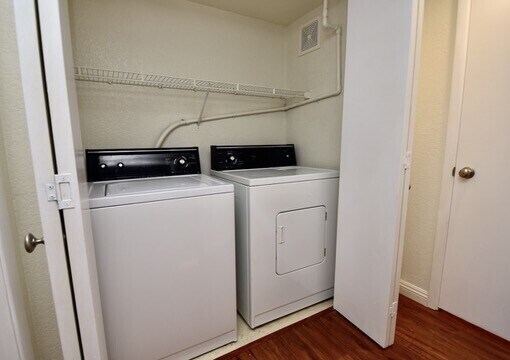 Building Photo - 2nd Level Specious One Bedroom Condo at Copper Sands!