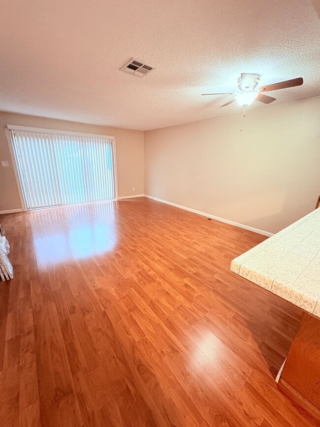 Building Photo - 5959 Vía Casitas