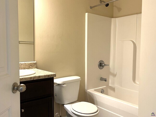 Building Photo - 807 Citrona Dr