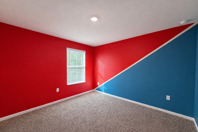 Building Photo - 5 Bedroom Home with Flex Room & First-Floor Guest Suite