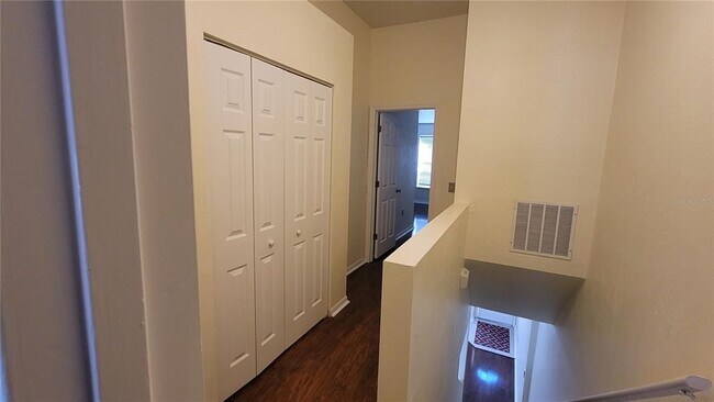 Building Photo - 4415 SW 34th St