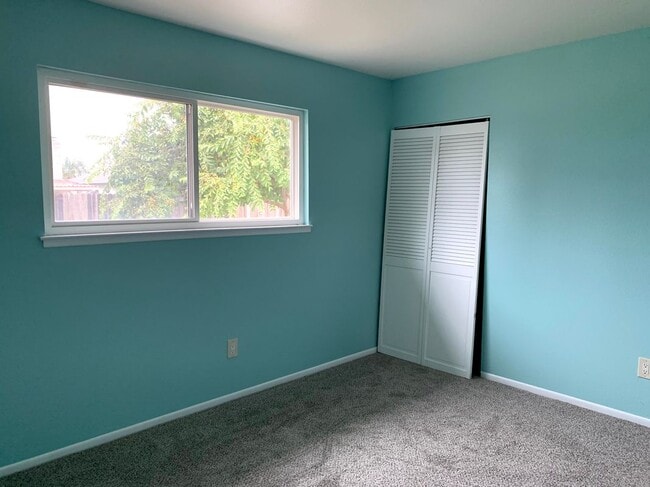 Building Photo - 4917 Roja Dr
