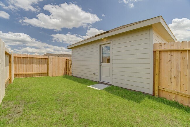 Building Photo - 390 LUCIA Way