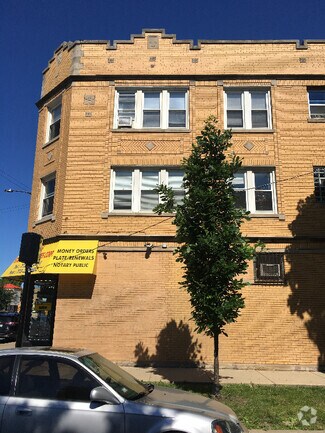 Building Photo - 4421 W Fullerton Ave