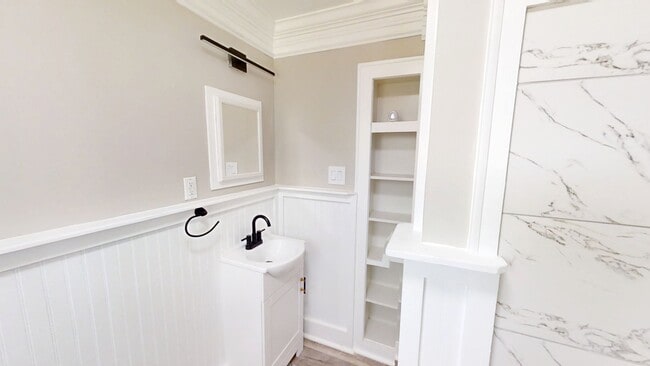 Building Photo - 1022 Oakdale Rd