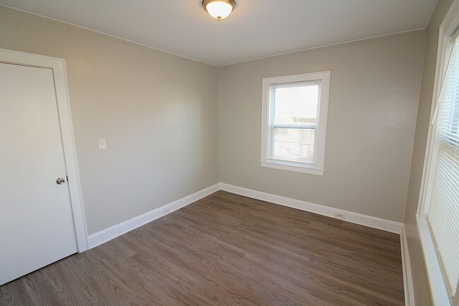 Building Photo - Welcome to Your New Home in Enderly Park!