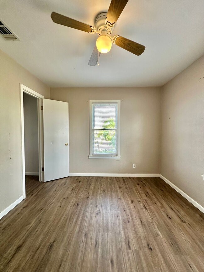 Building Photo - Coming Soon - 3 Bedroom Home Near Bradford...